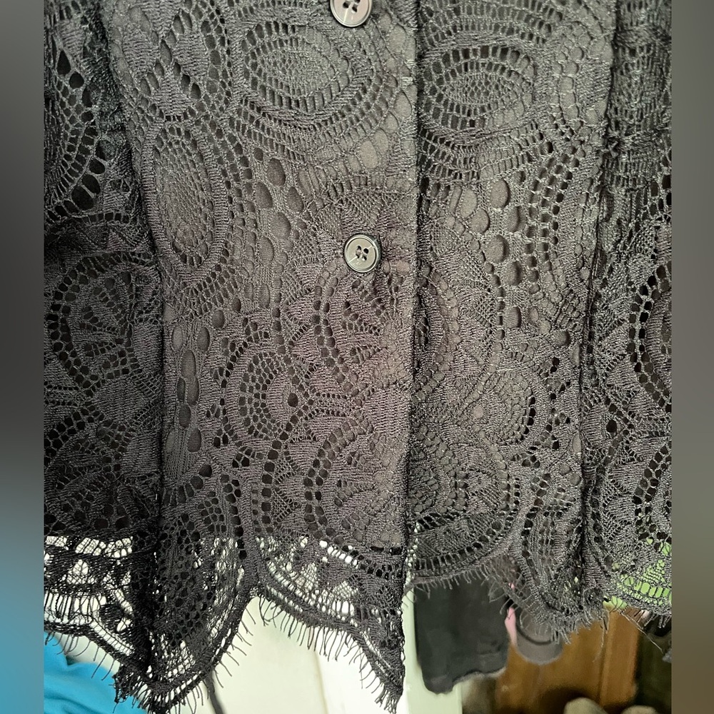 DISTURBIA LACE DRESS - Picture 2 of 4